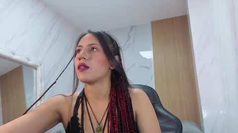 Lola online show from April 2026 08:53:02 PM