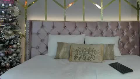 lola_saenz__ online show from December 2025 12:12:01 PM