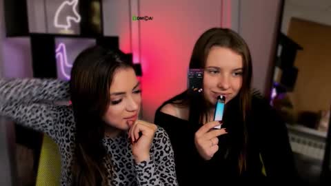 Lola online show from October 2025 07:14:01 PM