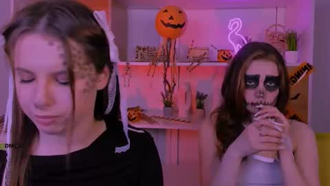 Lola online show from October 2025 08:54:02 PM