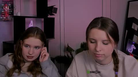 Lola online show from November 2025 07:13:02 PM