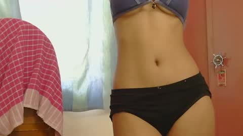 lolaa online show from November 2025 06:37:01 AM