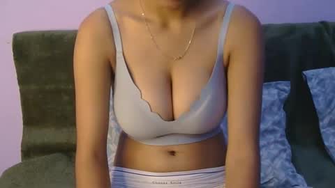 lolaa online show from March 2026 09:47:02 AM