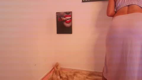 lolaandcamille online show from September 2025 05:50:01 PM