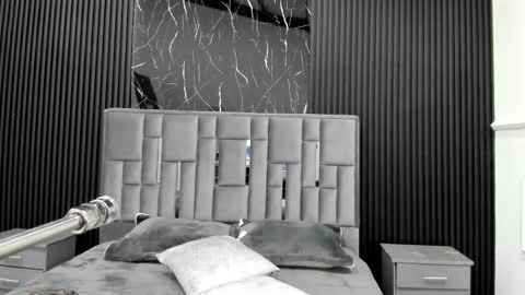 Lola Angel online show from November 2025 07:45:02 PM