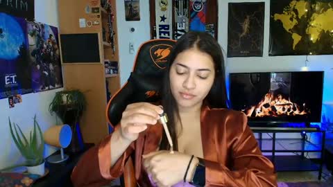 Snapshot of lolaasmith_21 chatting on May 2026 05:51:01 PM lolaasmith_21 online show from May 2026 05:51:01 PM