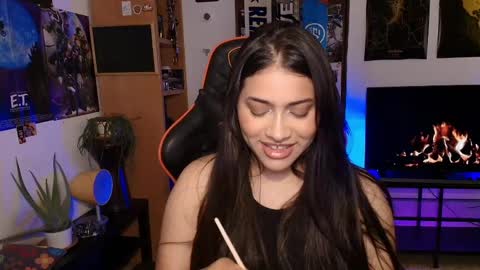 Snapshot of lolaasmith_21 chatting on May 2026 08:37:01 PM lolaasmith_21 online show from May 2026 08:37:01 PM