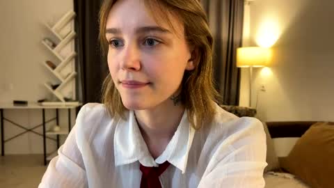 lolaatatee online show from May 2026 05:18:01 PM