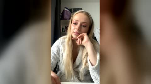 lolacutiex online show from June 2026 11:38:01 AM