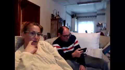 LOLA HUESO y ERIC online show from February 2025 05:04:02 PM