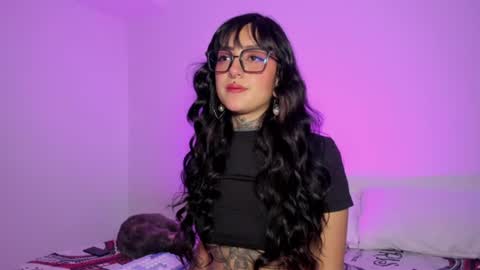 Snapshot of lolaleah_ chatting on June 2026 02:51:01 PM Lola online show from June 2026 02:51:01 PM