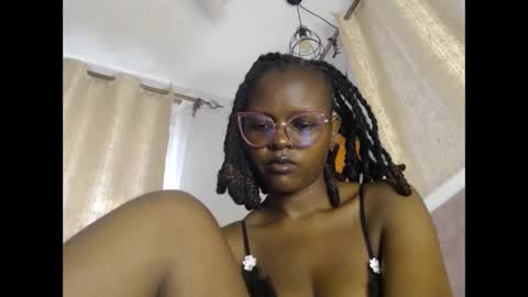 lolamia7 online show from November 2025 06:01:02 AM