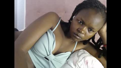 lolamia7 online show from November 2025 05:02:02 AM