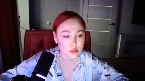 Snapshot of lolamint_ chatting on September 2025 12:59:02 PM Lola online show from September 2025 12:59:02 PM