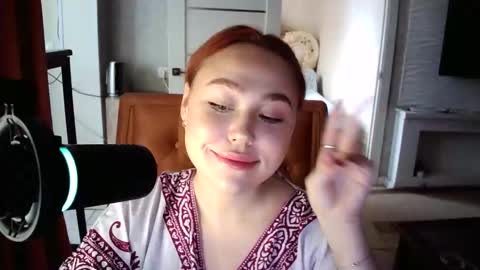 Snapshot of lolamint_ chatting on September 2025 10:48:02 AM Lola online show from September 2025 10:48:02 AM