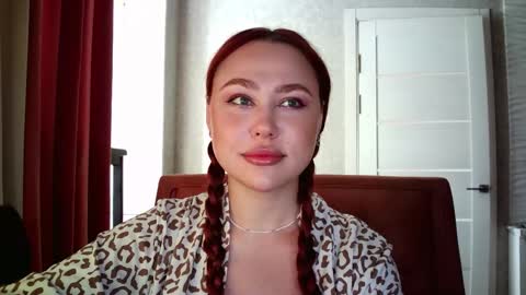 Snapshot of lolamint_ chatting on September 2025 10:28:01 AM Lola online show from September 2025 10:28:01 AM