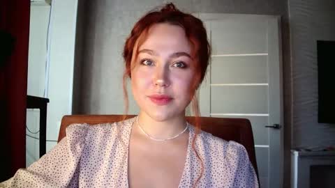 Snapshot of lolamint_ chatting on September 2025 12:06:01 PM Lola online show from September 2025 12:06:01 PM