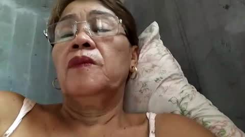 Snapshot of lolamommie chatting on January 2025 07:48:01 AM tey online show from January 2025 07:48:01 AM