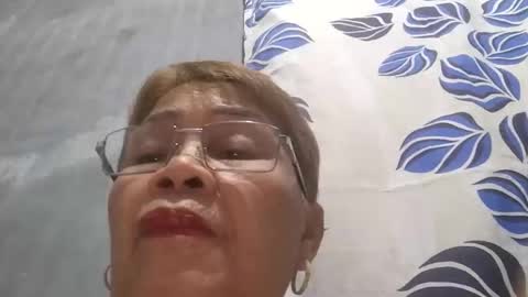 Snapshot of lolamommie chatting on January 2025 10:08:02 PM tey online show from January 2025 10:08:02 PM