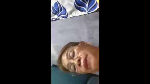 Snapshot of lolamommie chatting on January 2025 12:27:02 PM tey online show from January 2025 12:27:02 PM