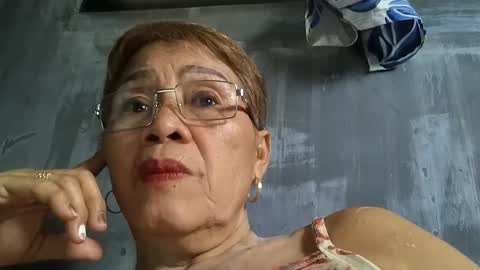 Snapshot of lolamommie chatting on January 2025 07:08:02 AM tey online show from January 2025 07:08:02 AM