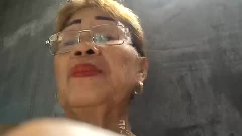 Snapshot of lolamommie chatting on February 2025 02:30:01 AM tey online show from February 2025 02:30:01 AM