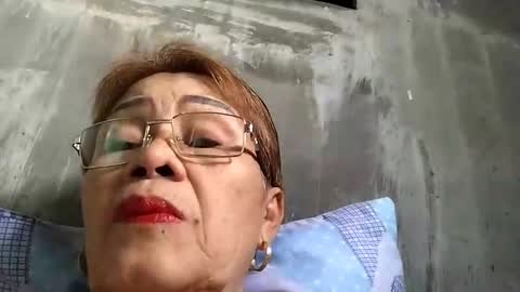 Snapshot of lolamommie chatting on February 2025 03:25:02 AM tey online show from February 2025 03:25:02 AM