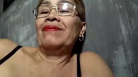 Snapshot of lolamommie chatting on March 2025 03:01:01 AM tey online show from March 2025 03:01:01 AM