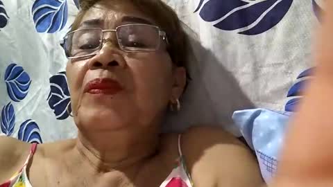 Snapshot of lolamommie chatting on March 2025 01:45:01 PM tey online show from March 2025 01:45:01 PM