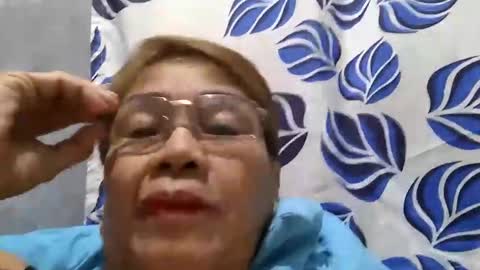 Snapshot of lolamommie chatting on March 2025 09:45:02 PM tey online show from March 2025 09:45:02 PM