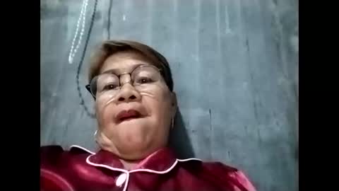 Snapshot of lolamommie chatting on October 2025 09:45:02 PM tey online show from October 2025 09:45:02 PM