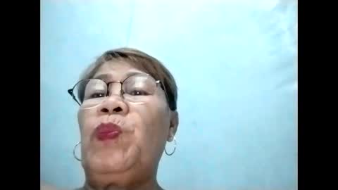 Snapshot of lolamommie chatting on October 2025 04:42:01 AM tey online show from October 2025 04:42:01 AM