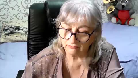 Snapshot of lolkaalyss chatting on January 2025 06:38:02 AM LolkaAlyss online show from January 2025 06:38:02 AM