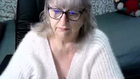 Snapshot of lolkaalyss chatting on February 2025 07:30:02 AM LolkaAlyss online show from February 2025 07:30:02 AM