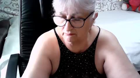 Snapshot of lolkaalyss chatting on February 2025 11:34:02 AM LolkaAlyss online show from February 2025 11:34:02 AM