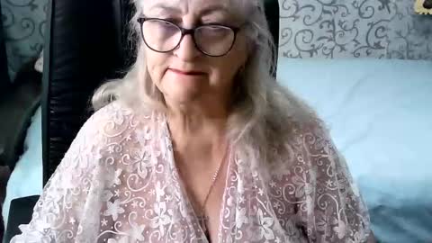 Snapshot of lolkaalyss chatting on September 2025 06:46:01 AM LolkaAlyss online show from September 2025 06:46:01 AM