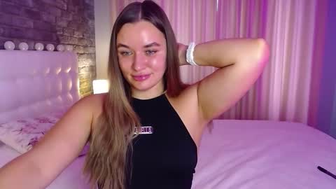 Victoria online show from November 2025 10:43:02 AM