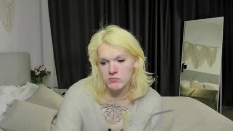 lollita online show from April 2026 05:51:02 AM