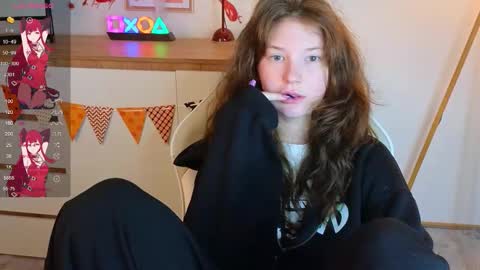 Mona online show from November 2025 02:39:01 PM