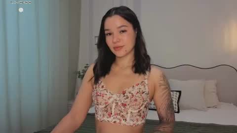 Snapshot of lolly_turner chatting on July 2026 04:05:01 AM lolly_turner online show from July 2026 04:05:01 AM