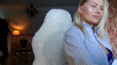 Roxy online show from December 2024 01:25:02 PM