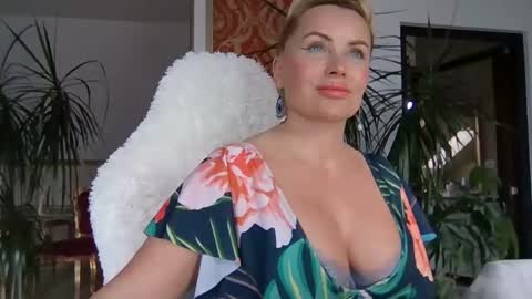 Roxy online show from February 2025 08:22:01 AM