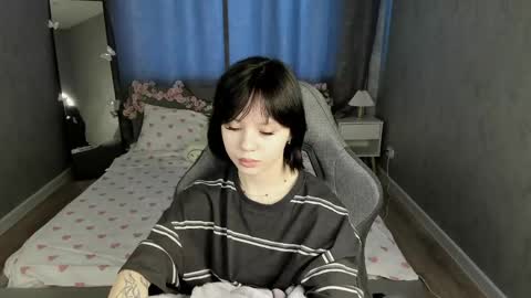 Snapshot of loly_cuttie chatting on May 2026 01:13:02 AM Loly online show from May 2026 01:13:02 AM