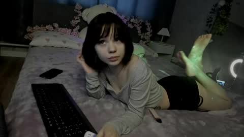 Snapshot of loly_cuttie chatting on May 2026 09:25:02 AM Loly online show from May 2026 09:25:02 AM