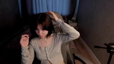Snapshot of loly_cuttie chatting on May 2026 01:14:02 AM Loly online show from May 2026 01:14:02 AM