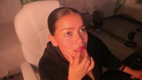 loly_marce online show from April 2026 08:43:01 PM