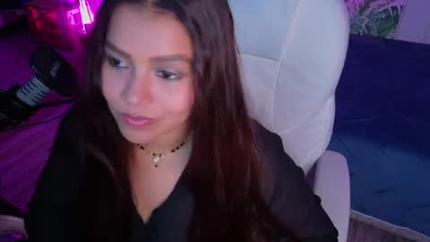 Snapshot of loly_marce chatting on May 2026 08:06:02 PM loly_marce online show from May 2026 08:06:02 PM