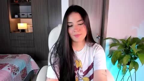Snapshot of loly_peach chatting on January 2026 04:29:01 AM Sarah online show from January 2026 04:29:01 AM