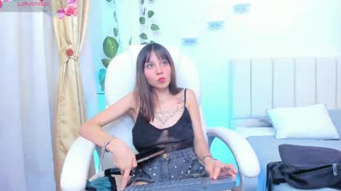 Loly online show from May 2026 03:30:02 PM