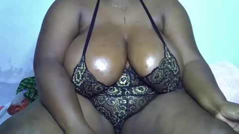 Snapshot of lomyenom56 chatting on April 2026 03:03:02 PM lomyenom56 online show from April 2026 03:03:02 PM